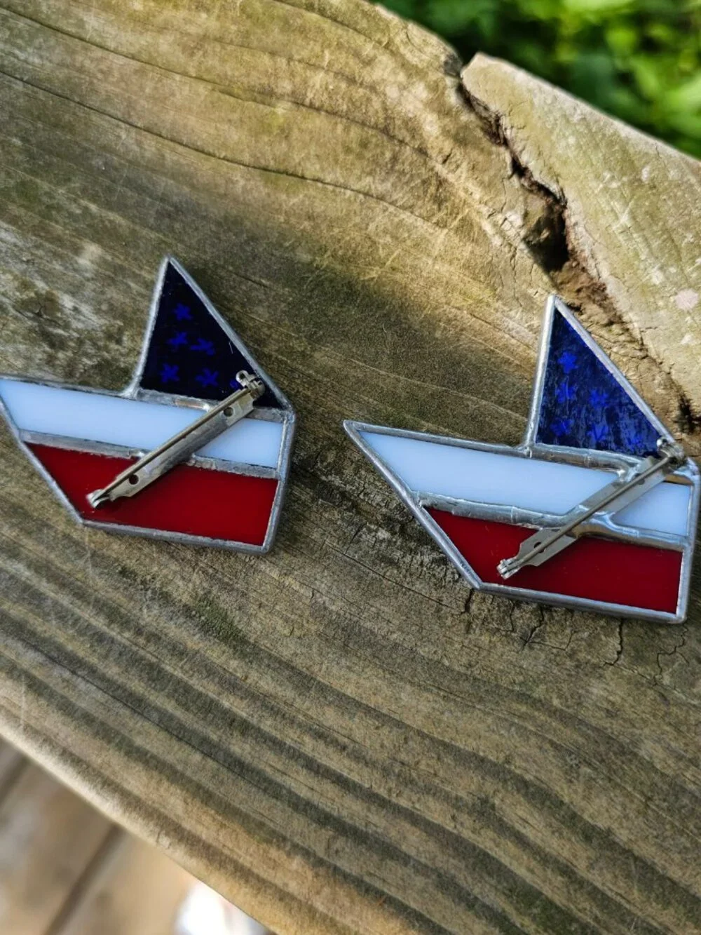 Womens Brooch Pin Stained Glass Red White Blue Patriotic Flag Sailboat Boat USA